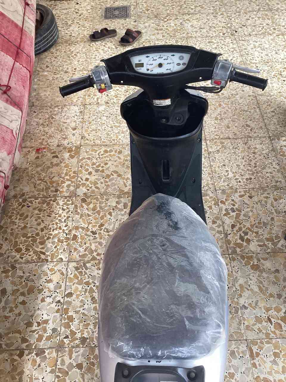 السلام عليكم دراجه عصفوريه 60 اوراق اصولي بسمنا نضيفه مال بيت  نكره سلف كهربائيات كله شغاله مكينه ناعمه الوجه مالها موجود نقصها فقط ترايش اسعر 300 المكان ابورمانه بيه مجال بسيط الرقم الاستفسار ***********
