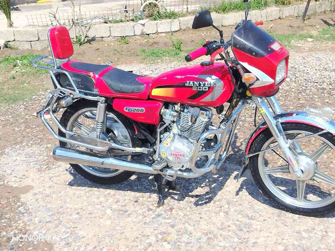 السلام عليكم موطور للبيع او مراوس
جني كله موديل2023✅ منفيس موجود 
محرك كهربايات كلها بل شرط ما بي نقص برغي تواير جدد موطور نضيف احلا من الصور كلو علا وضع الشركه 
مكان الزاب الشراي يتصل عل رقم ***********
