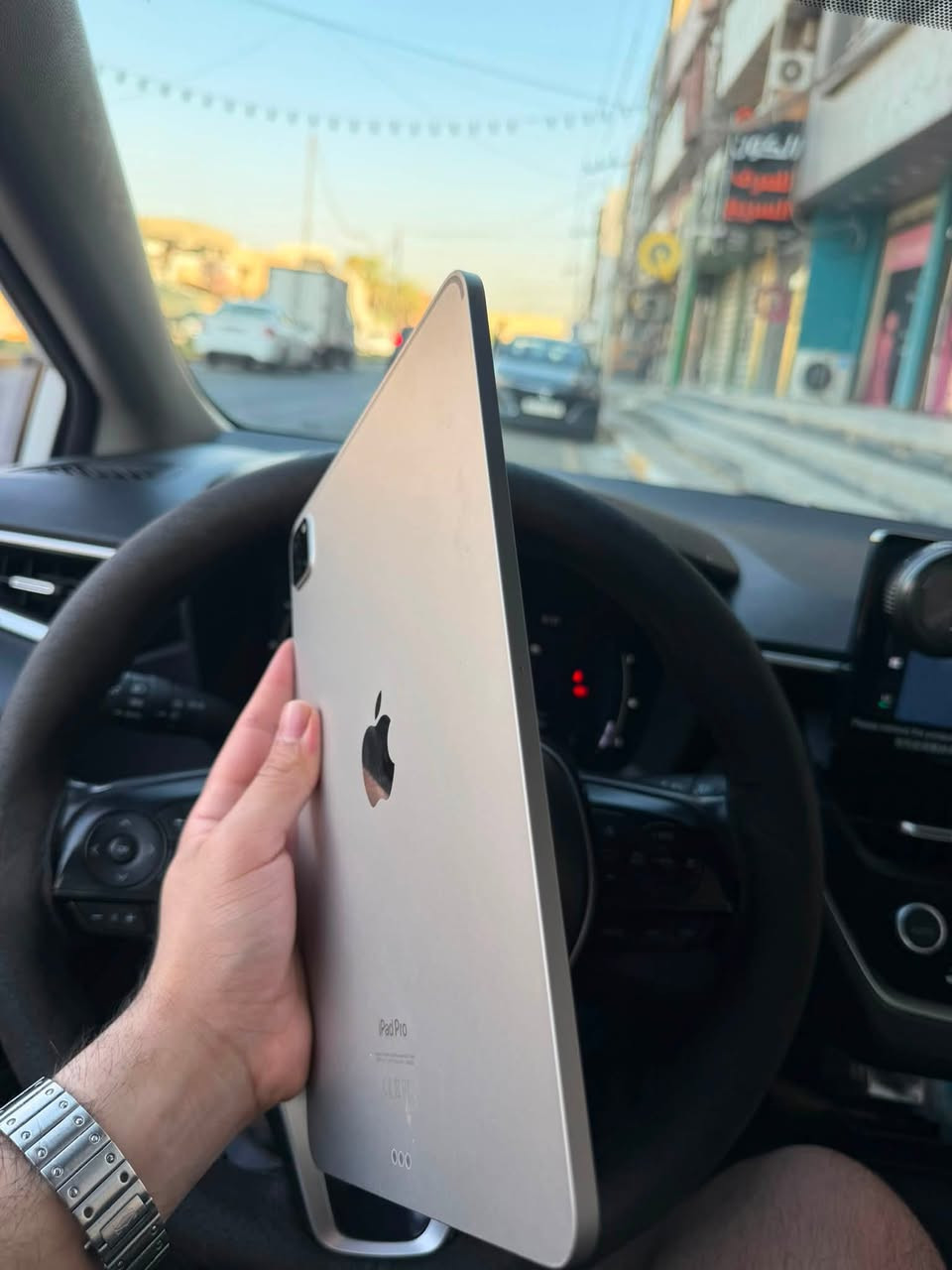 11Pro )m2
شخط ما بي طافي فلات الشاشه مكطوع بطاريه ٩٢تكدر تاخذه تستفاد من غراضه اليفيده يتصل***********
