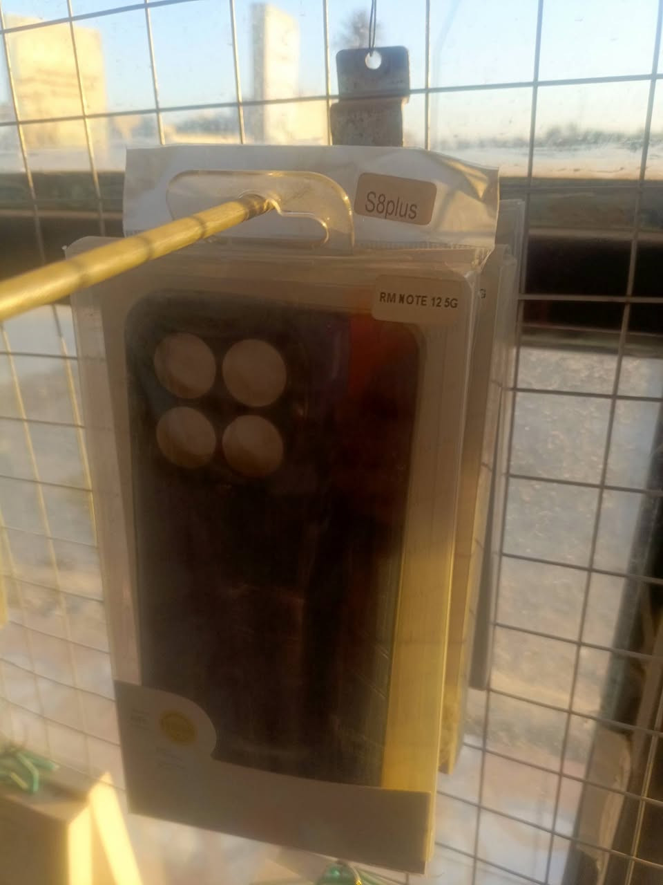 سلام عليكم عندي شلعه كفرات تقريبأ 1000كفر او ازيد واكثر من 80ايتم ايفون بيهن ما يقارب 300كفر او ازيد ابيع شلع على 200دينار اليريدهن يتصل او يراسل واتساب ***********
