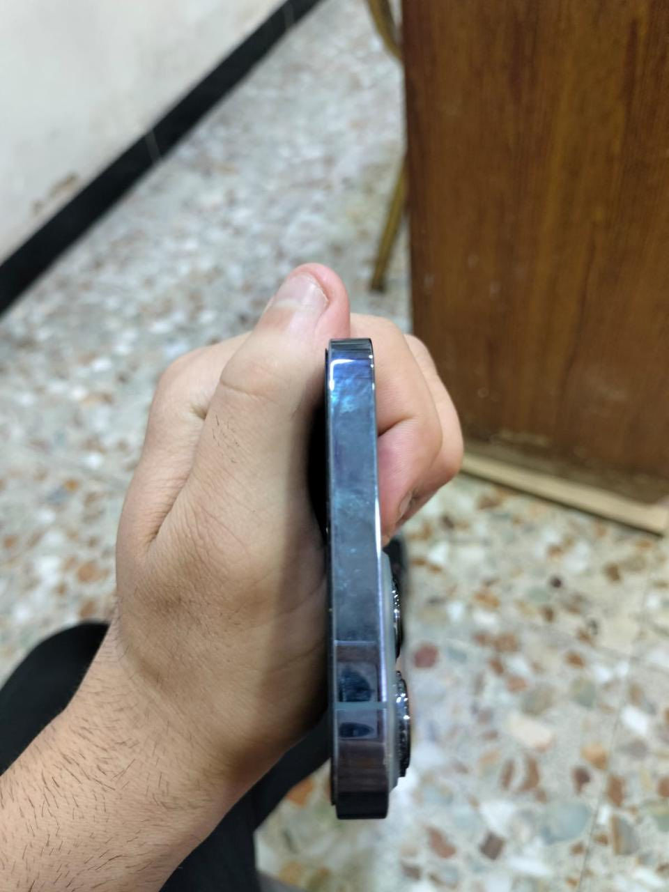 السلام آيفون 13برو ماكس لون بحري نادر نضيف بدون كارتونه بس واير شاحن ويا وطيك شاحنه اصليه من ابل سرعه شحن ممتازه سعر750 وبي مجال للطيبين رقمي للتفاصيل اكثر ***********

