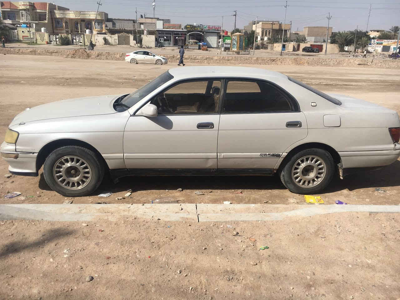 السلام عليكم. سياره بطه للبيع السياره بسمي محرك وكير مكفولات وحداديه جديده تخم تاير السعر ٦٠ وبيها مجال رقم الهاتف ***********
