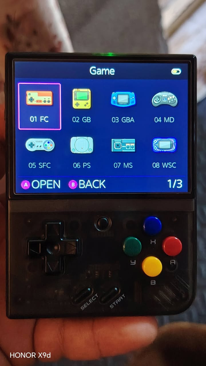 ابلي وان محمول وجميع الألعاب الكلاسيكية للتواصل 
واتساب ***********
