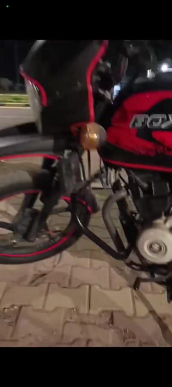 دراجه للبيع موديل 22 مكفوله السعر مليون ونص وبيهاا قليل متواجد عل فيس ول  الواتساب ***********
رجاان المو شراي لا يتعبني
