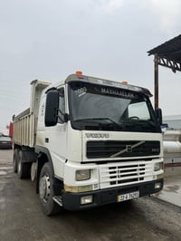 شاحنة طويلة • ٣ محاور • موديل ٢٠٠٠