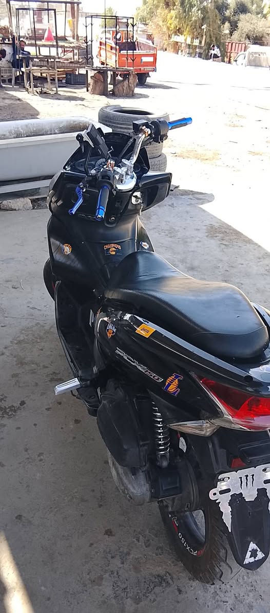 سلام عليكم دراجه PCXجيل اول مكينه 150ccمكينه كفاله خير من الله جيب فيتر وفحص حساس زدحام شغال مكاني جسر ديالى القديم علئ السده قرب العريفيه رقم الهاتف***********السعر مليون وميه وبيه مجال حك الجيه
