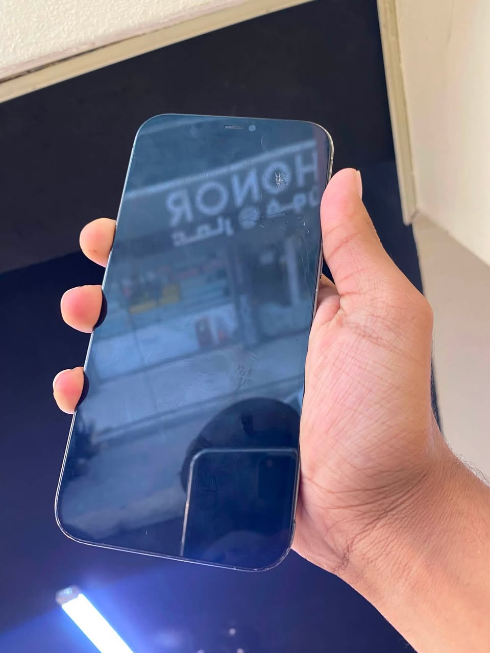 متاح ايفون ١٢ برو ماكس مبدل شاشه وباتري بيها فطر شاشه خفيف ما مأثر ابد ذاكره ١٢٨ تك سيم شرط ما يصرف شحن تجي وتفحص شرط مابي اي خللل  ***********
ما متواجد ع فيس سعر جهاز ٢٤٥ قفلو تفحص شرط مابي
مكاني موصل ايسر حي دوميز
