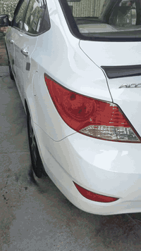 سلام عليكم اكسنت للبيع خليجي 2014 محرك 1600دبل قطره المرغوب سياره بيه ربع بنيد صبغ وشويه بل تكمه اوبيه بارد بلباب الخلفي فقط سياره بيه ملضومه غاز كامله ماشيه 178سياره مال بيت ماكني بغداد الكرخ السعر98بيه مجال حك الجيه وضحت كلشي بالفيديو ***********
