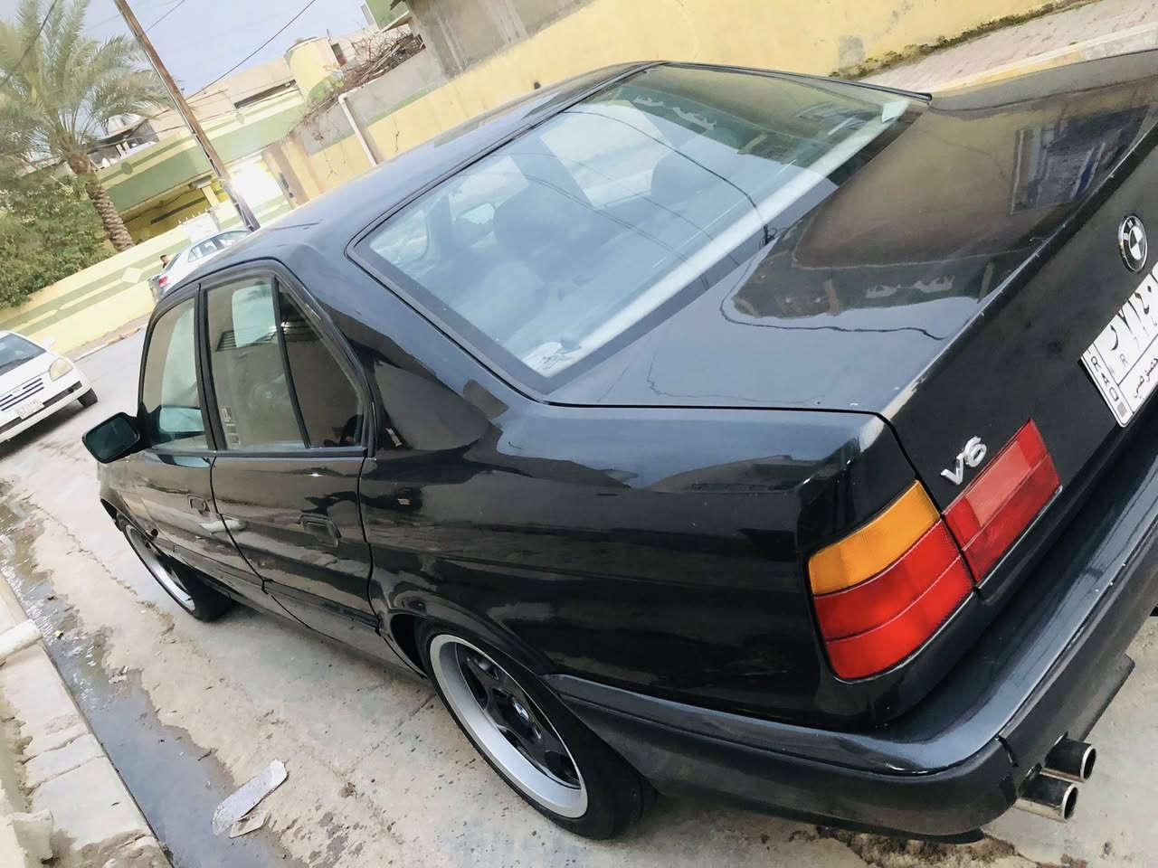 سلام عليكم اخوان بي ام ٥٢٠ بليته كير ومكينه ٢٥ مفتوح موديل ٨٩ سياره خير من الله سنويه تنتهي ب٢٠٢٧ داخل جلد تايرات جدد عليها ايدامه جديده سياره كاعده ومرتبه ماعليها مصرف مكاني كركوك بيع ومراوس 
***********
والشراي بي خير ويدلل
