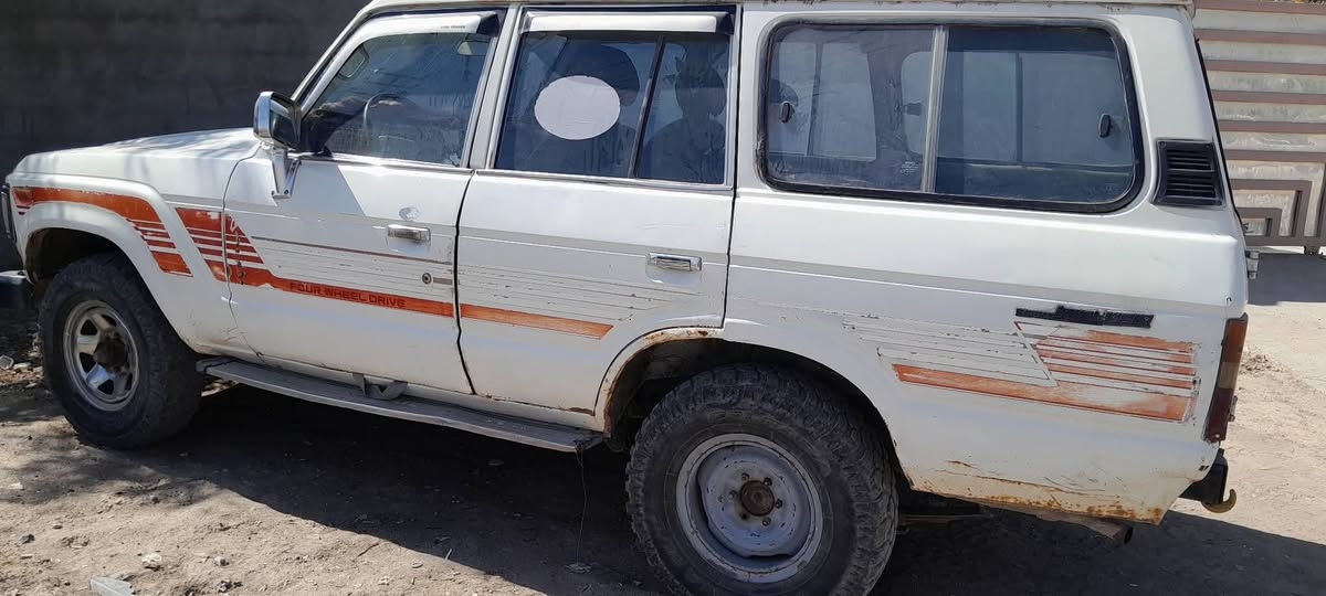 ألسلام عليكم اللبيع او مراوس بيكم نضيفة سيارة الاندكروس مديل 85رقم بغداد مكينه 2fايف بيه خيط بخار خفيف السعر 30 ورقة وبيه مجال قليل  رقمي‏‪***********‬‏
