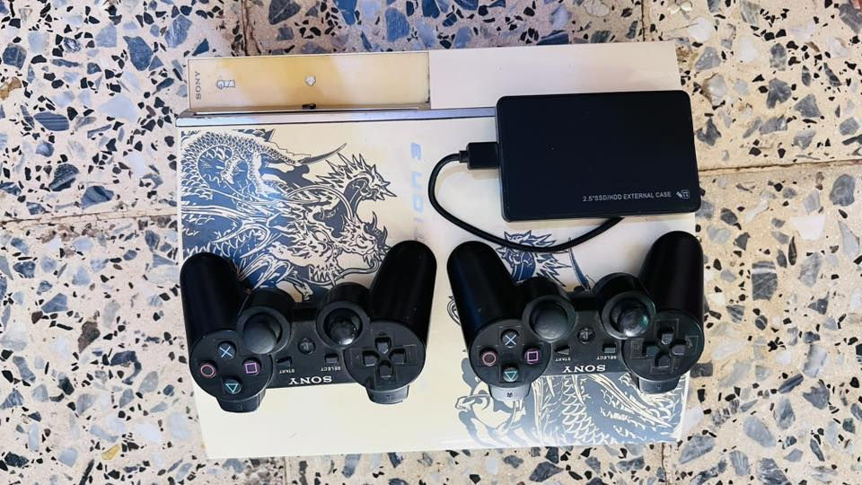 بلي ستيشن ٣ مهكر نسخه Ryu ga Gotoku 3 Kamutai Pack (نسخة Yakuza 3 الاصلي) نضافه ٩٥/١٠
هارد٥٠٠ يحتوي على العاب قويه

كيبل hdm الاصلي 

جوستيك عدد ٢

 كيبل شحن جوستك مكان  سماوه رميثه  عندي توصيل

السعر ١٠٠ بي مجال بسيط متحصل هيج نضافه بهيج سعر


**إذا كنت صاحب هذا الإعلان وتريد حذفه لأي سبب، رجاءا أرسل رسالة إلى الدعم الفني**