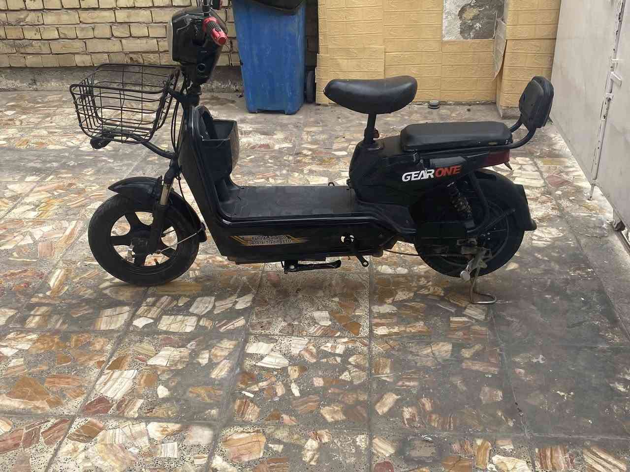 السلام عليكم دراجه شحن حجم 14اربع بطاريات للبيع فقط الكيلو متر واكف مفتاح وبصمه تشغيل عن بعد وقفل تاير خلفي لاستفسار ***********
