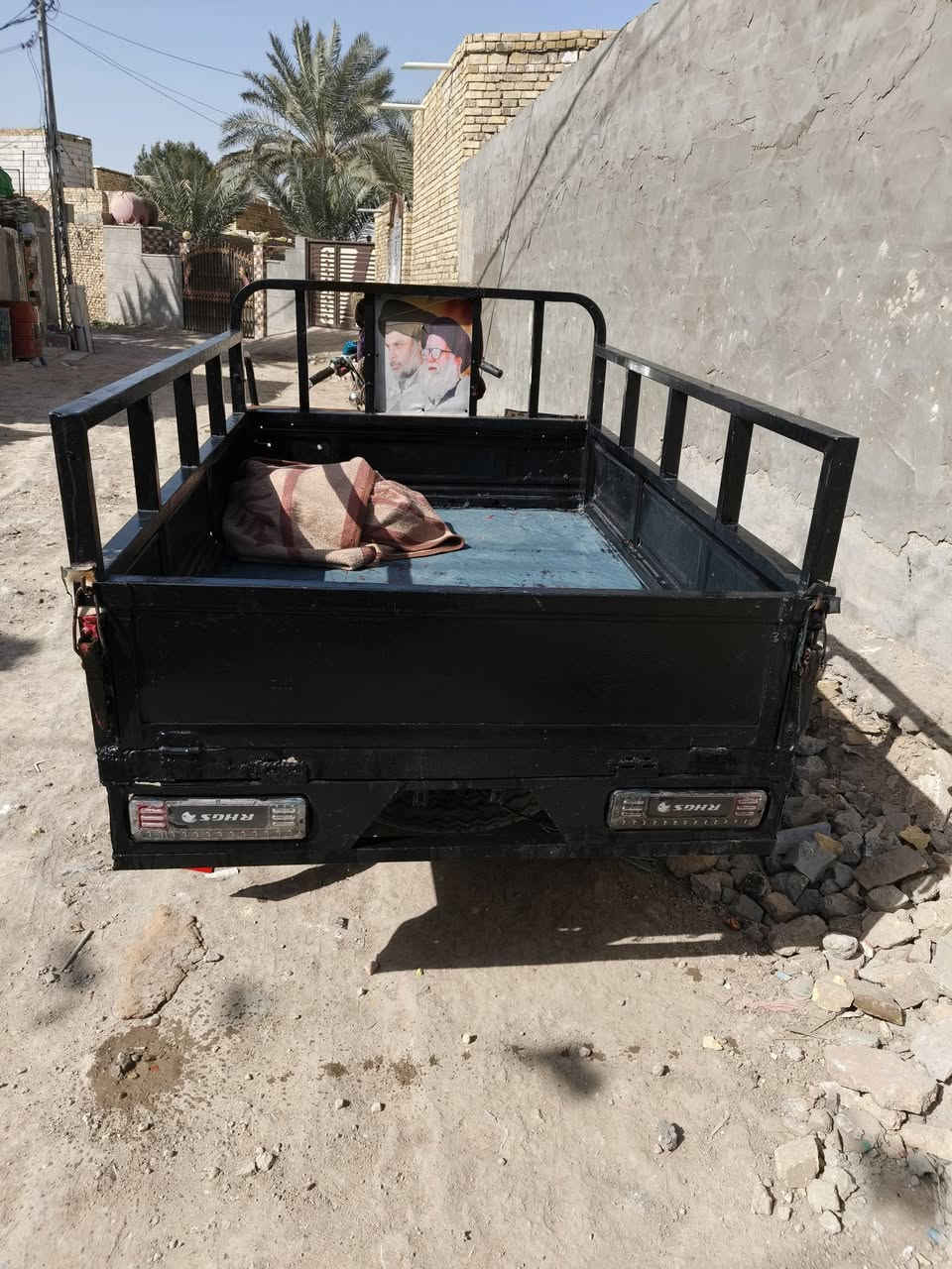 السلام عليكم ستوته لبيع كامله كهربايات شغاله شاصي مكفول ركبه مكفوله موديل 19مكاني دوانيه شافعيه سعر خاص عله لفيس ماموجود ستوته كلك كلك ***********
