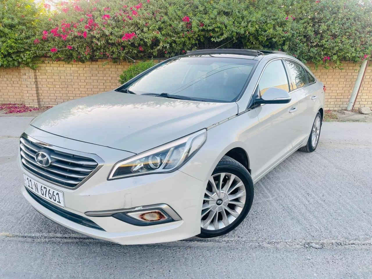 السلام عليكم
سوناتا 2017 خليجي 
فول مواصفات 
رقم بغداد بسمي سنوية 2030 
————————————————
مواصفات 
١- بنوراما 
٢- محرك 2400 دوش 
٣- كشنات جلد 
٤- شاشة كبيرة + كامره 
٥- لد امامي خلفي 
٦- تبريد قطعتين 
٧- ويل كب عدد ٥ حجم ١٧ 
٨- مري شفط + اشاير 
باقي مواصفات المعروفة 
————————————————————
سياره نظيفة جدا مكينه كير تبريد صدر مكفولات تراية زيرو 
سياره بدون اي حادث بية رش قطعتين ونص شرط الفحص 
اثر جراد باقي سياره مكفول 
—————————————————————————
مكانه :- البصرة 
السعر :- 135
***********
