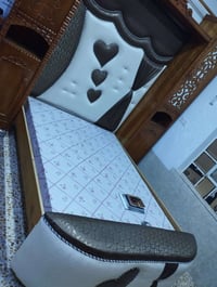 غرفة نوم للبيع شرط خشب ثقيل رقم واحد مكون من خمس قطع  السعر 1450وبيها ...
