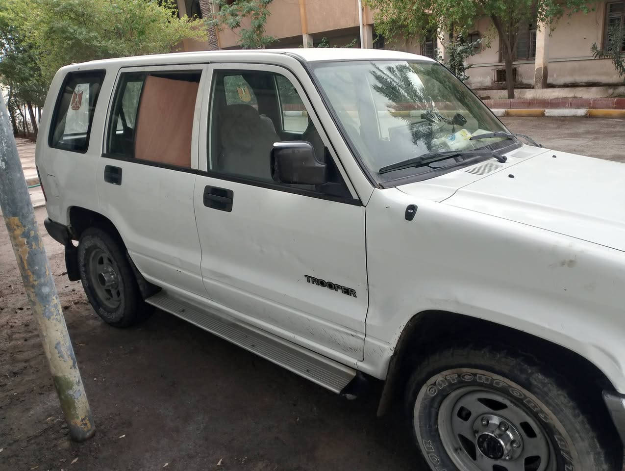 أسوزة تروبر موديل 2000
سليمانية انكليزي بأسمي كير عادي ومحرك بلادي V6 البصرة شط العرب الفيروزية شارع 16/***********/
السعر 60وبيه مجال
