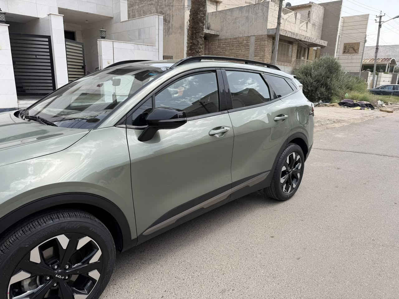 السلام عليكم كيا سبورتج موديل 2023
امريكي اللون اخضر محرك 2500 gdi السياره ماشيه 54000 كيلو متر مو ميل حادثها صبغ بونيد و باب خلف السايق فقط و حادثها مو قوي طاك ايرباك الاستيرن و الدشبول رقم بغداد بأسمي مواصفات فول عدا البانورما و صندوق عادي و باقي المواصفات معروفه مكان السياره بغداد المنصور السعر 19000$

السياره جديده حيل ***********
و بيها مجال للطيبين
