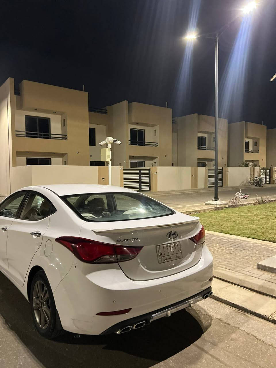 السلام عليكم
الانتره مديل ١٦
فول موصفات 
السياره كفاله عامه ماشيه ١٣٠الف
السياره بسمي رقمها كربلاء 
السعر ١٣٣ وبيها مجال 
مكاني كربلاء ***********
