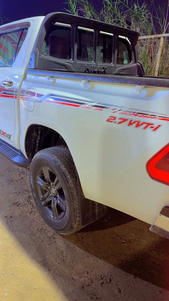 سلام عليكم سيارة هايلوكس مديل ٢٠٢٣ بانزين كفاله عامه من الضربه والتبديل والصبغ مكينه وكير كفاله رقم اربيل ماشيه 35 حقيقي السيارة كامل موصفات رقم اربيل مكان السياره الجزيره شط العرب شارع الصقر الاستفسار على الرقم ***********
