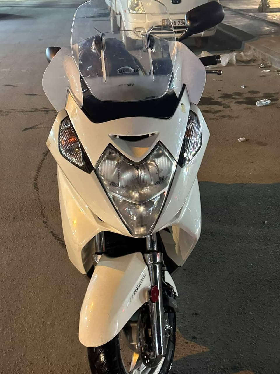 اسلام عليكم شباب دراجة سلفر ونجc400اوفر مناقصها شيء دراجه جامه قطعتين نيكل دبل زنون عالي ناصي الونين الدراجه ترايك البصره ***********دراجه بيها ملاحضات خابرني وتدلل
