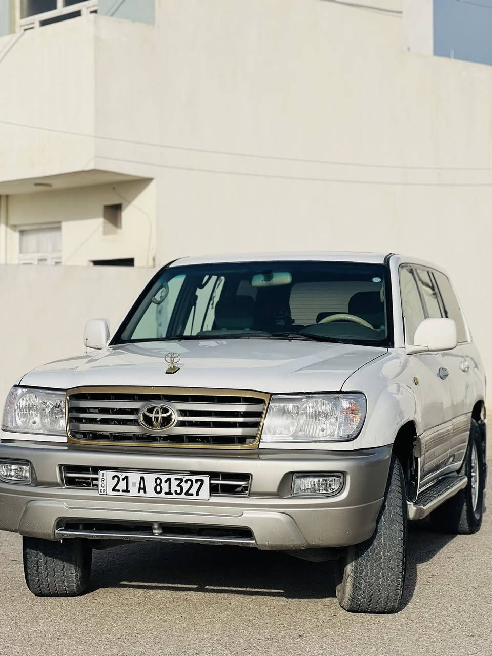 السلام عليكم  
لاندكروز مونيكا 2002❤️ترهم مراوس حسب القناعه سياره جديده بمعنى الكلمه 
🛞تخم تاير جديد 🔩 حداديه وره وكدام كله جديد ماعايزه برغي السياره ملاحضه 📍 بيه جاملغ صبغ وشبر بلبنيد فقط دواخله نضيفه جداً جداً داخل بيجي 
سعّر السياره $160بيه مجال مكاني 📍النجف الاستفسار الاتصال على الرقم ‭٠٧٨٦ ٧٧٦ ٥٤٩٤‬
