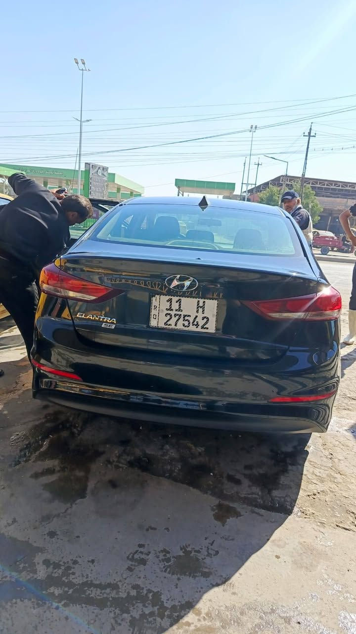 سلام عليكم الانتره للبيع موديل 2018 مكينه 2000 حادثه جاملغ وبنيد الجاملغ مبدل نفسه اصلي السعر وبيهه مجال 113 المكان بغداد العبيدي الهاتف ***********
