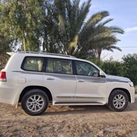 للبيع او مراوس بسورنتو او هايلوكس لاندكروز فطيم موديل ٢٠١٦ بغداد بأسمي...