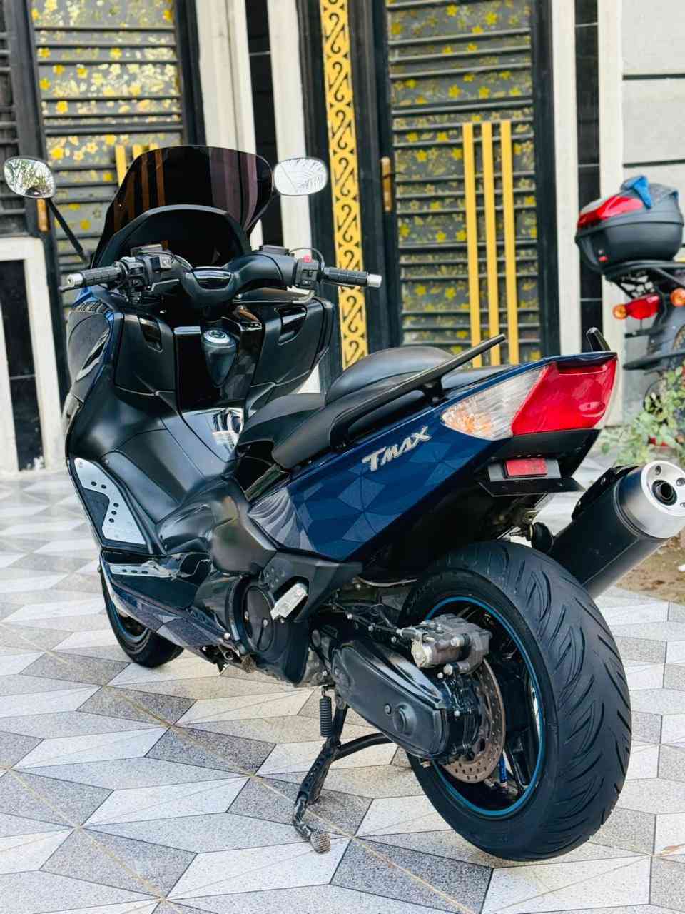 سلام عليكم
دراجه تماكس ٢٠١١دراجه كفله عامه

دراجه ٣اسويجات

***********
