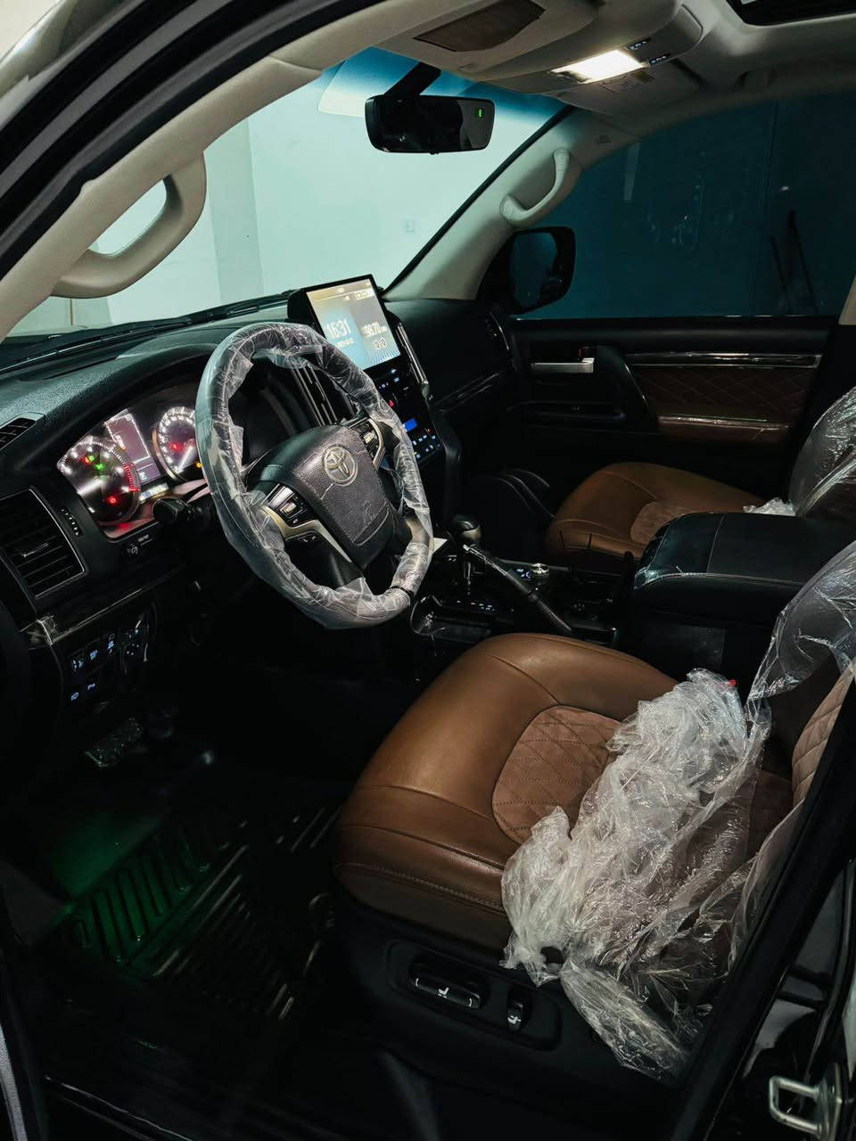 تویوتا لاندکروز 2020 GXR گراند تورینگ 🔷
 ٨ سلندر بنزين GXR گراند تورینگ ...  
ماشيه ٧٤ الف كم حقيقي بشرط جدید و زیرو سیارە ... 📦
بصمتین گاعیات سماعات کل غراضها شرکە موجودە 🔷

سعر / ٥٤٨ و بيها مجال لطيبين 
موبایل / ***********
مکان : السليمانيه مركز المدينه 

🔷سیارە مکفول کفالە عامە من کلشی دعامیە ل دعامیە بشرط بدون صبوغ بدون بارد حیل حلوە و نفس وضع شرکە
محرك و الگیر بشرط شهر مامفتوح و ماملعوب بیە بشرط بدون صوت او تبخیر او ای خلل جاهزە میە بل میە 🙏🏻

مواصفات ۱/۱ گراند تورنگ فولل فول 
( صندوق شفط ،، لایتات سودە ،، شغال ،، وايرليس جارج ،، فتحە  ،، مسجل قاریئ القرئان ،،ايرباك مال برده  ،، سلاجە ،، کشنات کهربائی کشن سایق ٣ دوگم،، بصمە ،، کشنات جلد و داخل بیجی داخلها ماشاالله حیل جدیدە ،، كشنات ایباد الخلفیە ،،تبرید مرکزی ،، حساسات امامی و خلفی  ... و باقی هوایە مواصفات  ) 

4 تایرات بلادية 
 سنويه هزە و فحص مروری کلها جديده و بااسمي تحویل  شرط نفس الیوم ...
صدر و حدادية كلش جديده وظع شركه ما ملعوب بیە أربيل, العراق
