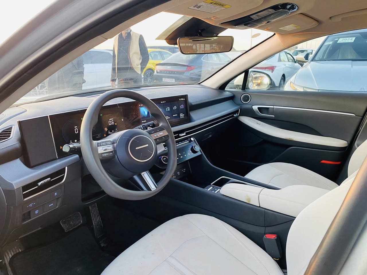 #يالله هونداي سوناتا موديل 2024 
دخول جديد مرقم مثني شهداء وكاله 
عامه بسم المشتري الضرر تبديل بنيد 
فقط والباقي مكفول بدون عابر شواصي 
لغود كفاله حجر بيه رادار مكفول موصفات 
سبورت فول بصمه داخل ابيض ماشيه 18 
الـسعر 185$ مـوجوده المثني الرميثيه 
تـفاصيل واتـساب (***********)
