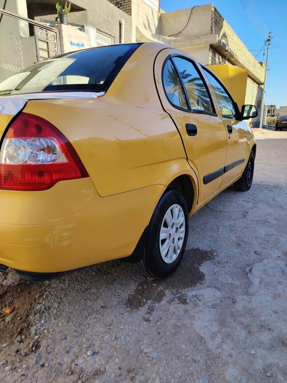 السلام عليكم سياره طيبه موديل 16 سياره لاضربه ولا صبغ فقط بس بنيد مبدل سياره حلوه وناعمه تخم تاير جديد حداديه كير ومحرك لاتنقيص ولا تبخير  تبريد شغال وتدفئه شغاله سنويه 28 سياره احلا من صور المو شراي لايتعبني فدوه اقره لمنشور وتصل سعره 35 بيهه مجال  قليل حك جيه
مكان السياره بالعماره
***********
***********
