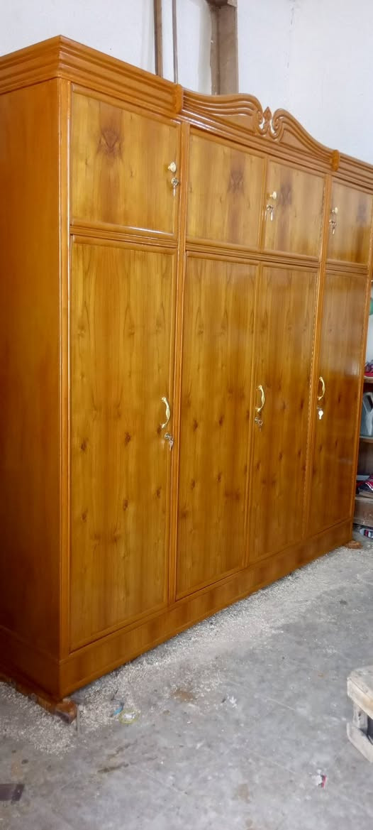 سلام عليكم كنتور اربع بيبان طابقين نضيف جدا اخو لجديد السعر 245 و بيه مجال نجف مقابل   قريه الغدير *********** #نجاريه_سجاد_الزويني
