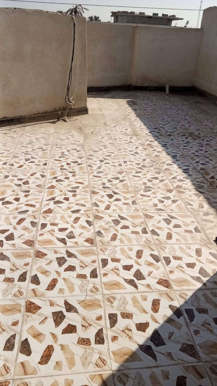 بيت للبيع 100متر غرفتين ودوانيه ومطبخ وطارمه وهول وغرفه جبيىره فوك وسطح مسلط سيراميك وحمام فوك وحمام جوه وغرفه جبيىره فوك بيت كامل ب60بي مجال استفسار ***********
