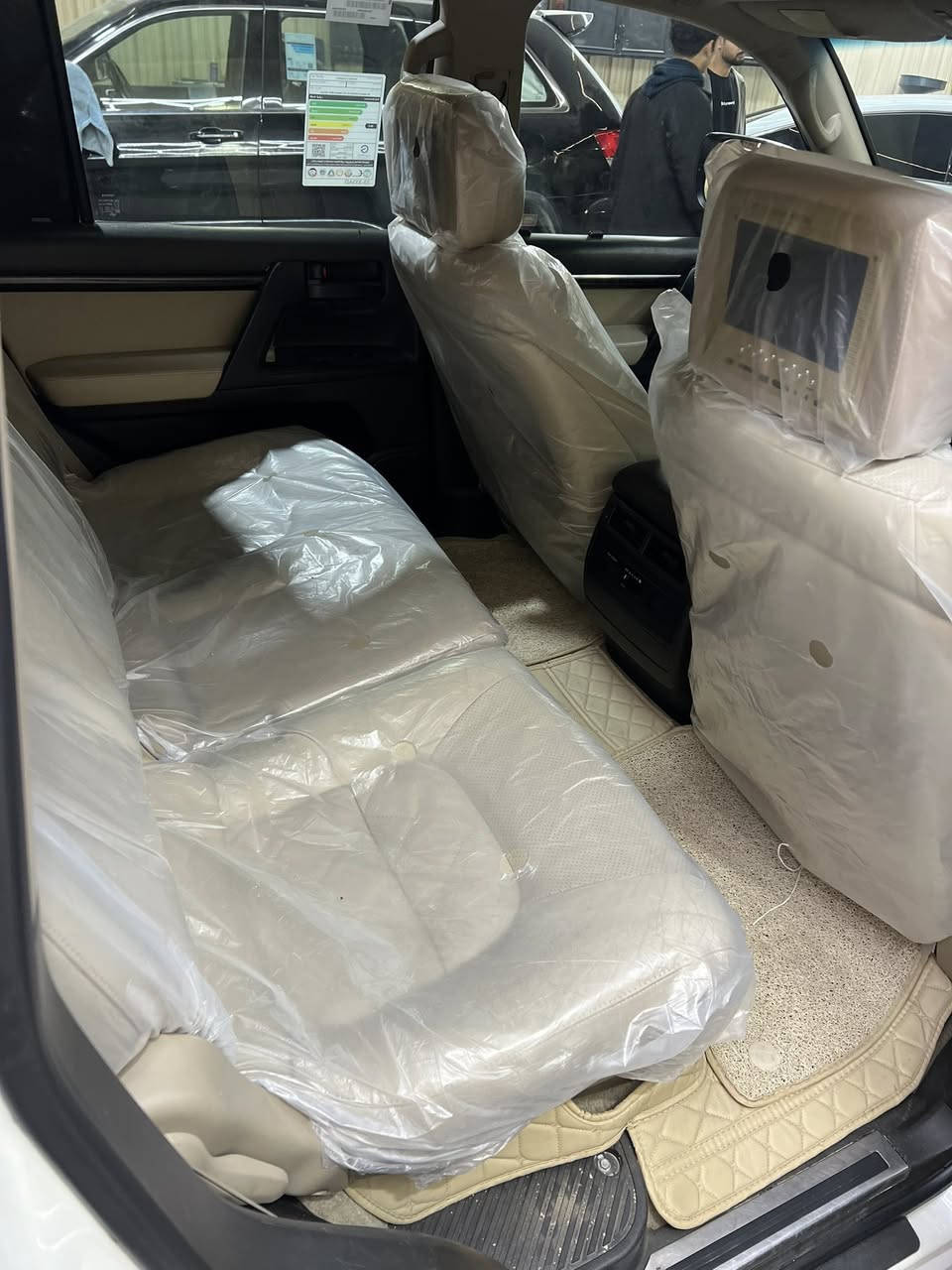 سلام عليكم. لاندكروز 2011 ستينيه مكفوله كفاله عامه من الصبغ و بارد و تبديل ماشيه ١١٤ الف حقيقي رقم بغداد سياره كامله من كلشي حداديه تخم تاير مكان سياره ناصريه السعر 345 وبيه مجال للشراي. للاستفسار ***********
