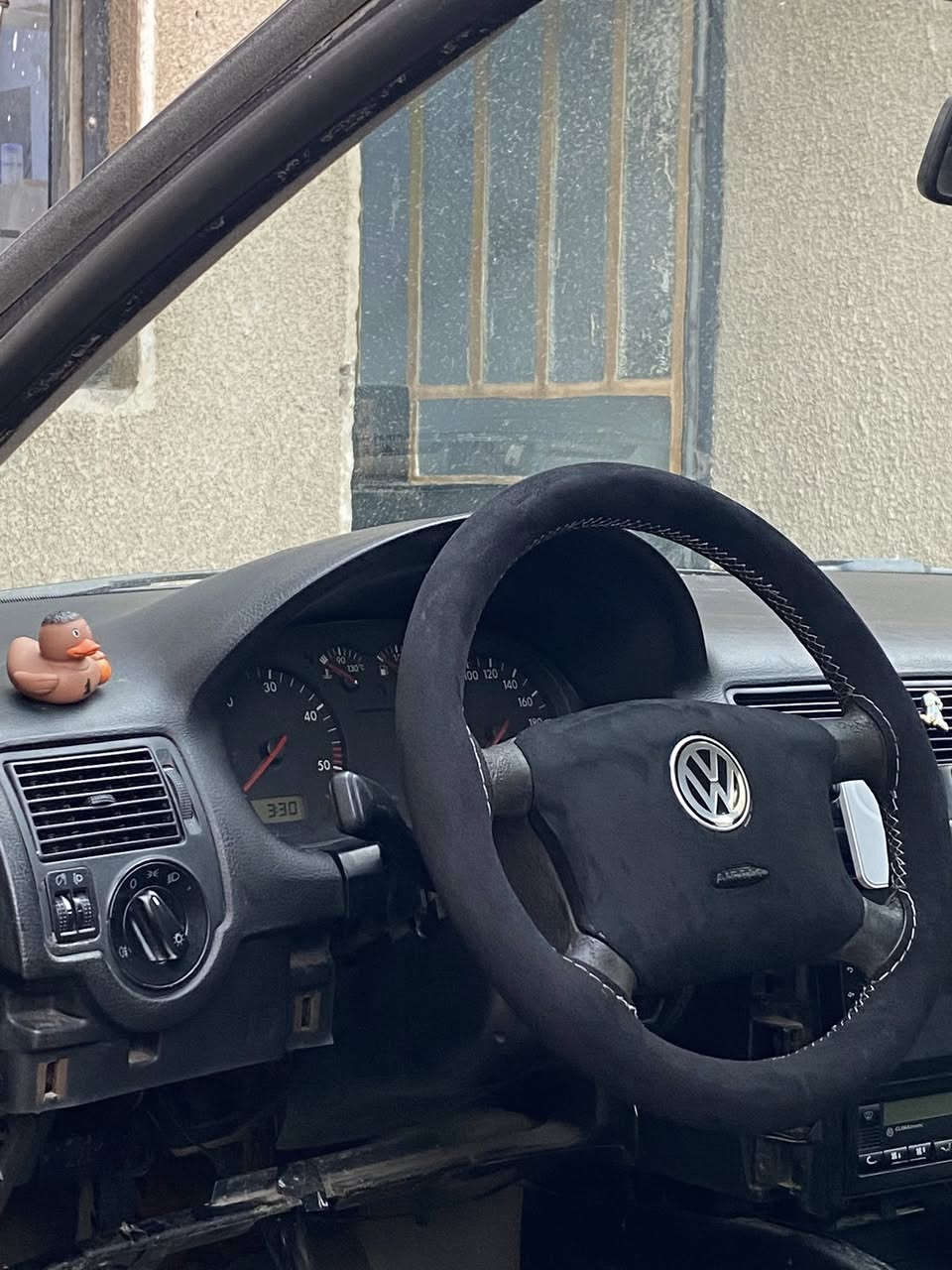 كولف Mk4  1999 للبيع المكينه 1800 السياره كير عادي بيها نقوصات بسيطه مكاني الدورة نهاية شارع ٦٠
***********
