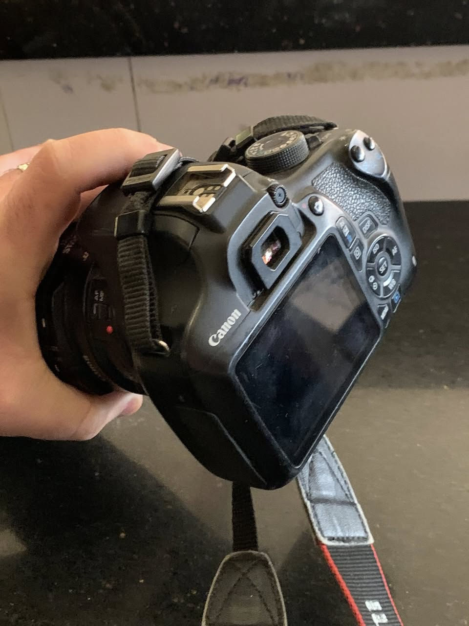 السلام عليكم شباب كامرا كانون D1200 بهالشكل واضحة بالصور وعليها عدسة دبل ستاب ليزر ترهم حتى ع الD5  قيموها بما يرضي الله وياها اكسسواراتها والشاحن


**إذا كنت صاحب هذا الإعلان وتريد حذفه لأي سبب، رجاءا أرسل رسالة إلى الدعم الفني**