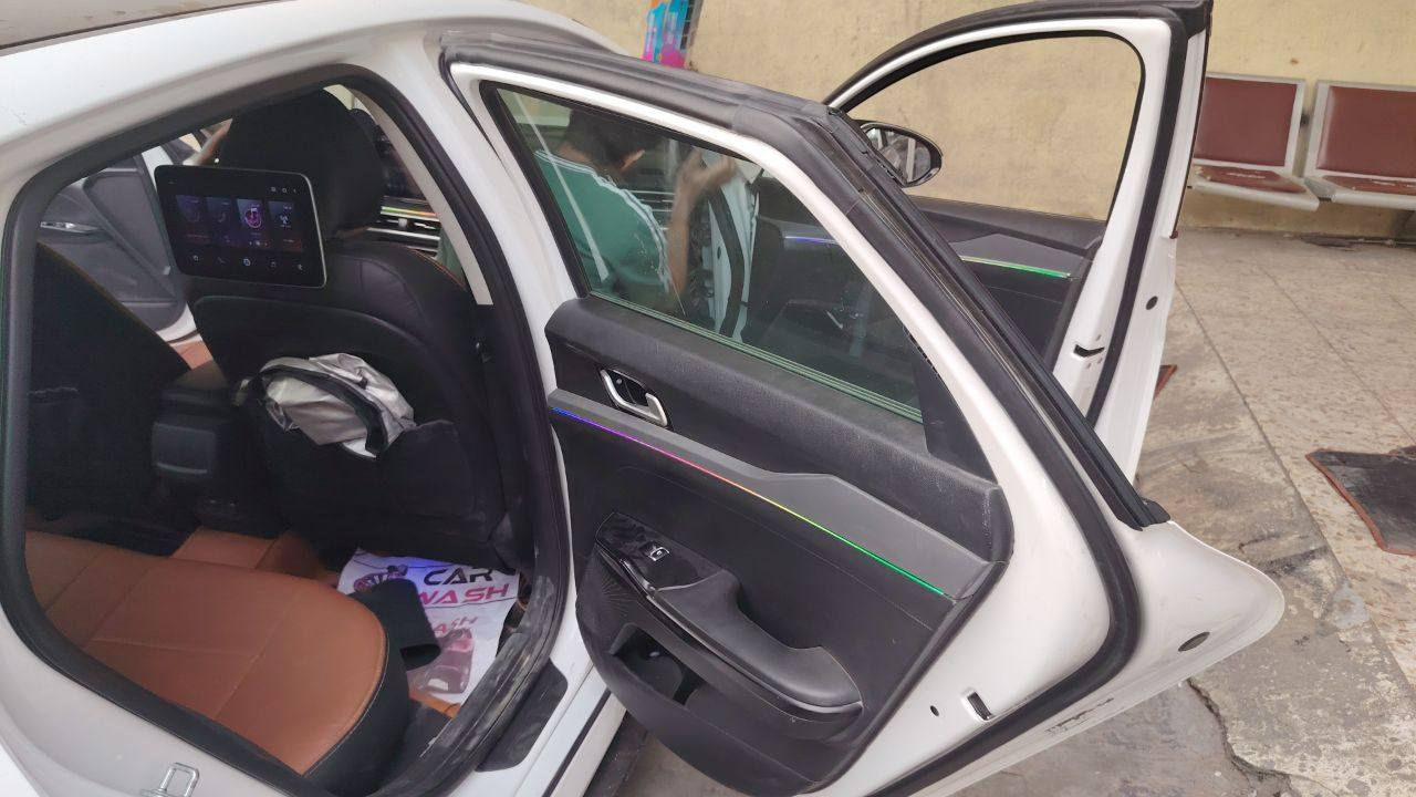 يا الله 

السلام عليكم 

مكلف بنشر 

كيا كي فايف موديل ٢٠٢٣ LXS  ماشي 70
رقم بغداد. باسمي سنويه

 وهزة صار الهة  ٣ اشهر جديدة   السيارة حادثة نص جاملغ

 والبنيد هم نصة السيارة حلوة كير مكفول محرك مفتوح

 بس اي عطل مابي السيارة اي كلوب او جيك ممشتغل بيهة

 صدر امامي خلفي بجيس تايرات تخم كامل بجيس

بيهة سبير وبيهة سبير ثاني ويل كب نفس المشدود 

سيارة بيهة هواي مواصفات وهواي اضافات
راسلني واتساب ادزلك كل تفاصيلها من زغيرة للجبيرة  
١٣٩  وبيهة مجال 

مكان السيارة الشعب  حي اور

***********
