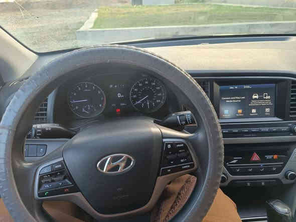 سيارة للبيع
النترا موديل2018
رقم صلاح الدين معوقين تتحول بسم المشتري 2026 شهر 11 بيها وكالة عامة الضرر كلين بدون صبغ ولاضربة العداد متوقف من شتريتها السيارة حيل حلوة وجديدة الون سلفر 
باتري جديد 
تايرات جدد 
سيارة نضيفة وحيل حلوة وبلعافية عل يشتريها
السعر 135 وبيها مجال 
الموقع ناحية الزاب قرية النميصة 
للستفسار الاتصال علا الرقم
***********
