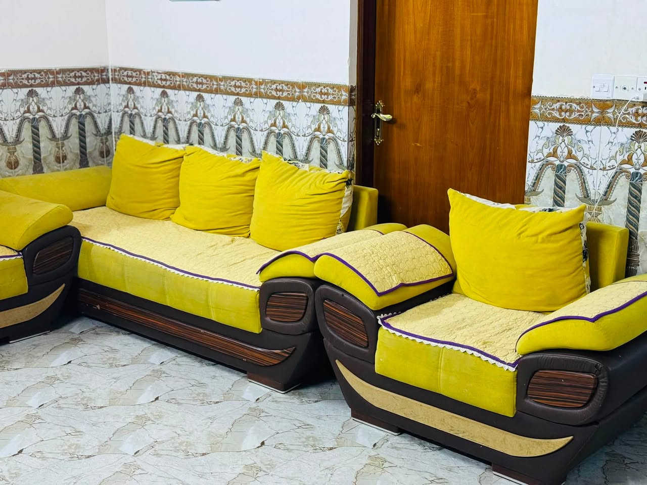 سلام عليكم تخم البيع سعر 150 عنوان تكريت لاربعين يم شركه دمشق رقم الهاتف ***********
