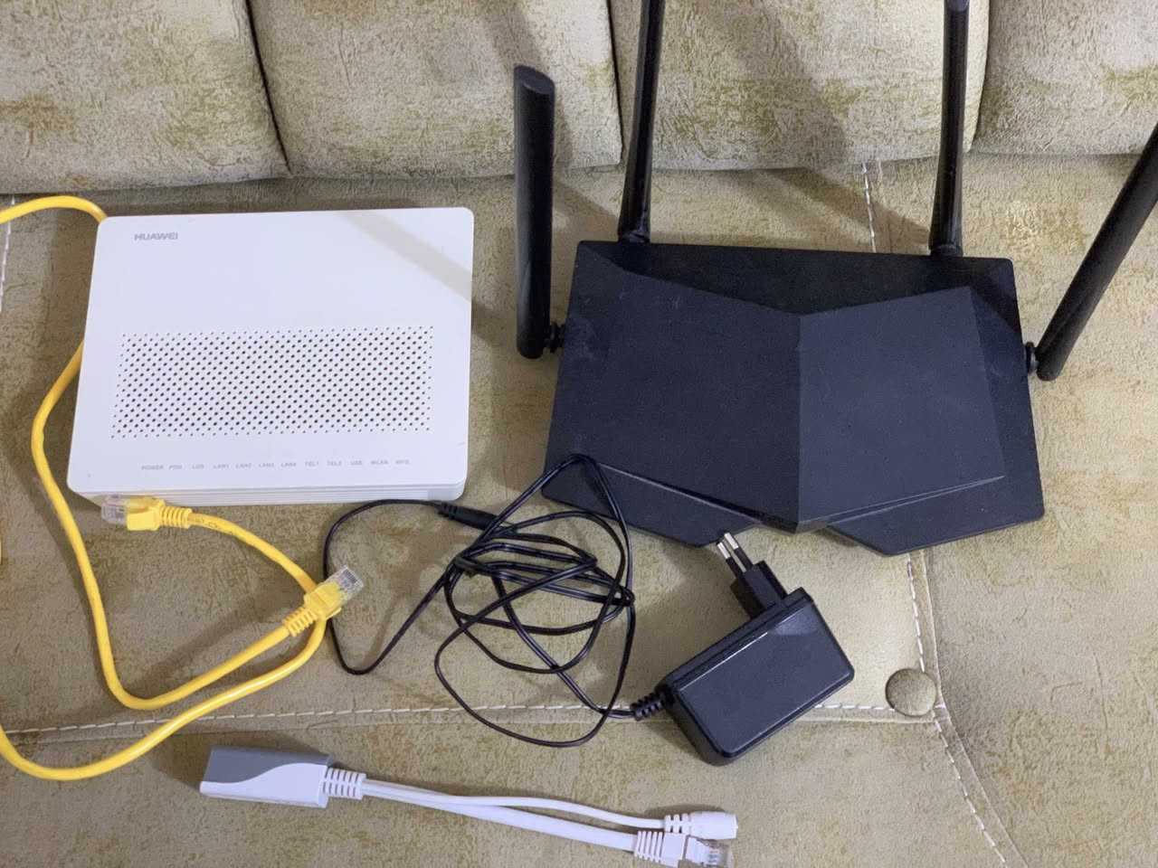 السلام عليكم منظومة انترنيت للبيع 
دش انترنيت
راوتر تيندا جديد 
راوتر هواوي مال ضوئي  
١٠٠ الف وبيها مجال تواصل: 
***********
