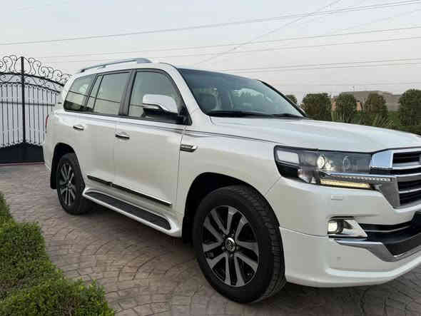 السلام عليكم لاند كروز 2019 ساز السياره جديده كير مكينه صدر تبريد تخم تاير كله جديد مابيه اي نقص م *********** ممتواجد عل فيس مكاني بغداد الكرخ
