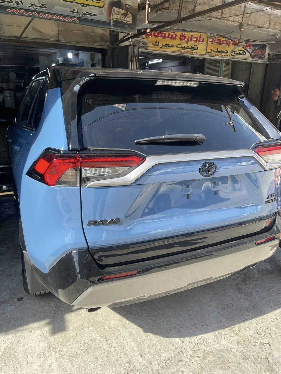 سلامً عليكم RAV4 هايبرد موديل2024 فول 1/1مرقم بغداد حادث موجود بل صور  مكان السيارة بغداد الجديدة  السعر 290 وبيها مجال للشراب السيارة مال جناي ***********
