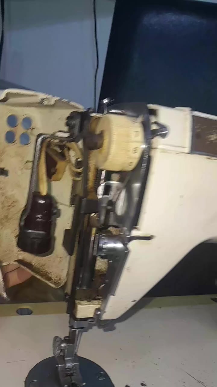 سڵاوتان لێبێ
ئەم مەکینەیەمان هەیە بۆ فرۆشتن 
مارکەی برازەرە 
11 نەخشە 
بێ کێشەیە لە ئیشکردن هەموو نەخشەکانی ئیشەکات جانتای خۆی لەگەڵە 
سعری 200 هەزار و مەعمەلە 
گەیاندنیشمان هەیە.


**إذا كنت صاحب هذا الإعلان وتريد حذفه لأي سبب، رجاءا أرسل رسالة إلى الدعم الفني**