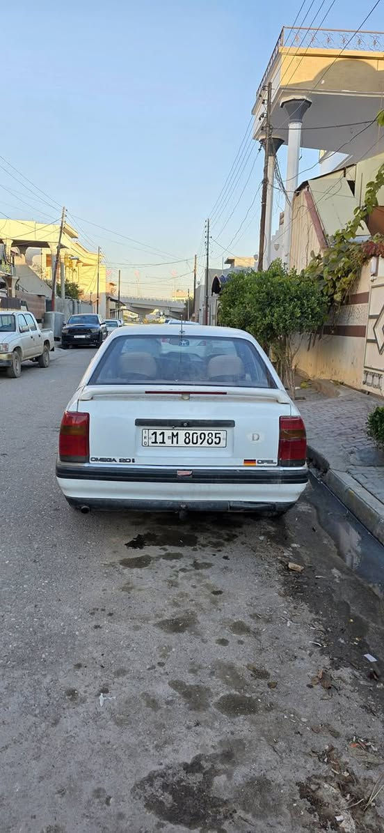 السلام عليكم  للبيع اوميكا رقم بغداد مشروع وطني  محرك 20 بلادي كير عادي السياره شرط كير ومحرك وغرامات  وتحويل ثاني يوم  السياره بسمنه شخصيا بيها بطاقه بانزين مكان كركوك شراي تفضل خاص رجاءً مو شراء لا تراسلني الرقم:‏‪***********‬‏
