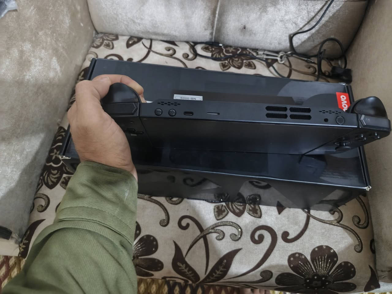 لبيع ليجن كو ذاكره واحد تيره نضافه جدا عاليه بطاريه ٩٤السعر ***********مع مجموعه العاب داخل الجهاز وعندي توصيل
