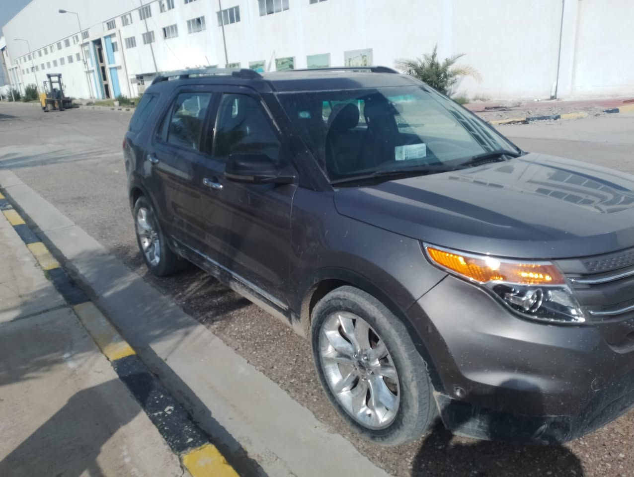 فورد اكسبلور موديل ٢٠٠١١سياره حدايديه جديده محرك كير بحاله جيده السعر(95)$رقم الهاتف ***********
