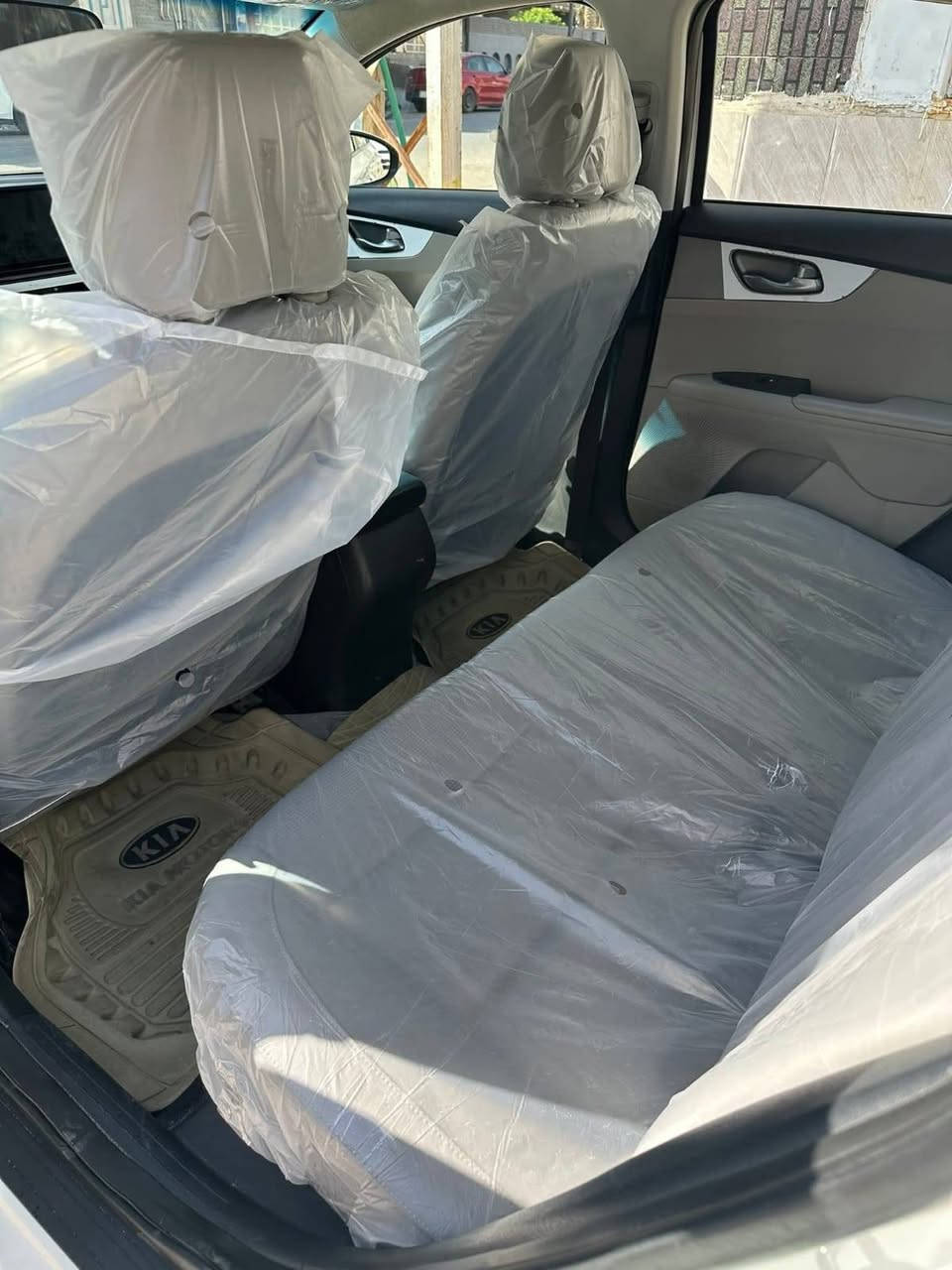 سلام عليكم سيراتو للبيع مديل 2021 خليجي محرك 1600 موصفات معروفة سياره على وضع شركه ماشيه 85 مكفوله كفاله عامه بيه منضومت غاز ام ضمان بسم شركت مهند وكاله تحويل رقم سنويه بعد شهر تسقط  
مكان سياره نجف 
(سعر 158)
الاتصال فقط 
***********
