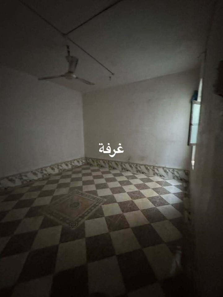 دار للاجار 

موقع : شارع المطار القديم قرب مدارس القصواء مقابيل مخبز الامام الحُسين 

يتكون البيت من استقبال وصاله وغرفه وصحياا داخليه وخارجيه طابق واحد 100 متر 

اجارة 200 
رقم الهاتف ***********
