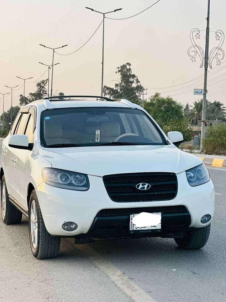 سنتافي موديل 2010 خليجي 7راكب رقم بغداد
محرك 6سلندر 2700
تبريد 3 قطع
تدفئة
شاشة مع كاميرا خلفية
حساسات خلفية
السيارة نضيفة جداً
بية فقط الجاملغ الأيمن بارد
للتواصل اتصل على الأرقام التالية 
***********
***********
