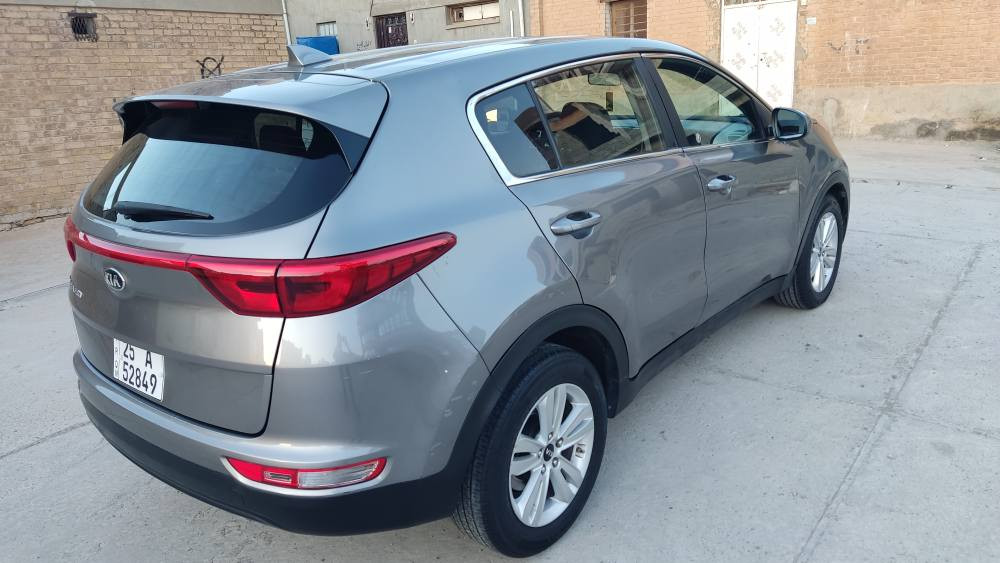 كيا سبورتاج موديل 18 مواصفات كير اتوماتيك جام كهربائي باور قفل مركزي ABS تبريد قطعتين تحكم استيرن شاشه كاميره كشن جك سياره بيها بابين صبغ بجم كبس وخلف كير محرك بشرط.. حجم محرك 24.. مشروع وطني رقم كركوك بيها دفتر بنزين هزه رقم جديد سياره جاهز مال بيت شراي يخابرني *********** كركوك, العراق
